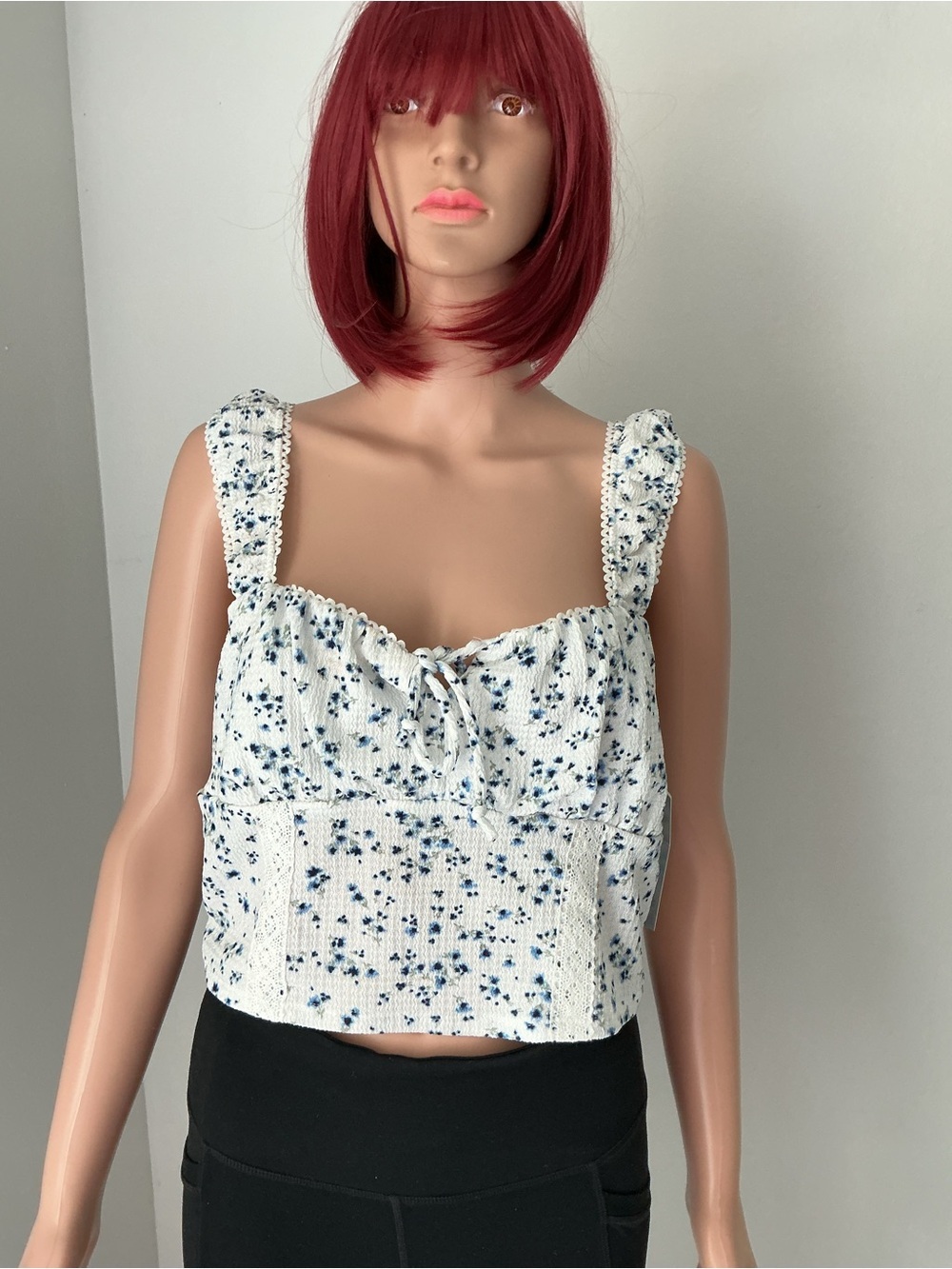 Derek Heart White Cropped Floral Smocked Tank with Blue Print